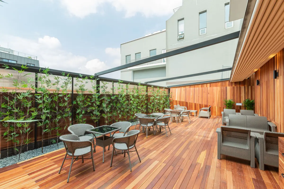 하늘이 열린 우드 루프탑 테라스 라운지